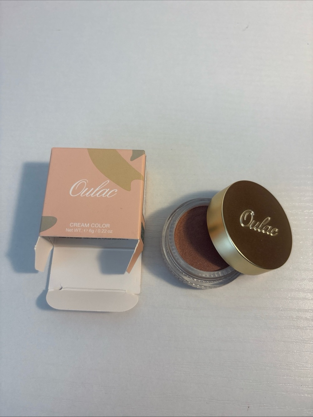 Oulac Cream Eyeshadow Primer| Highlighter Waterproof P03 Seaside. 
New in box